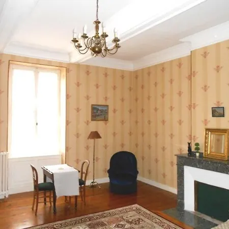 Couette-café Chateau De Michel De Lanes 3*