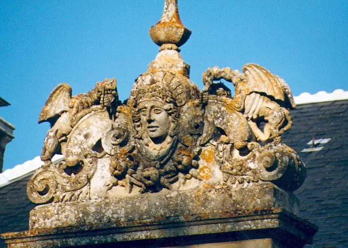 Chateau De Michel De Lanes